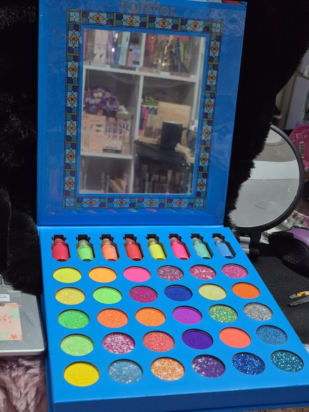 Neon Multicolor Eyeshadow Palette – Vibrant Blue Compact
